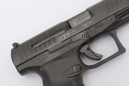 Dispositivo blocco/sblocco del carrello