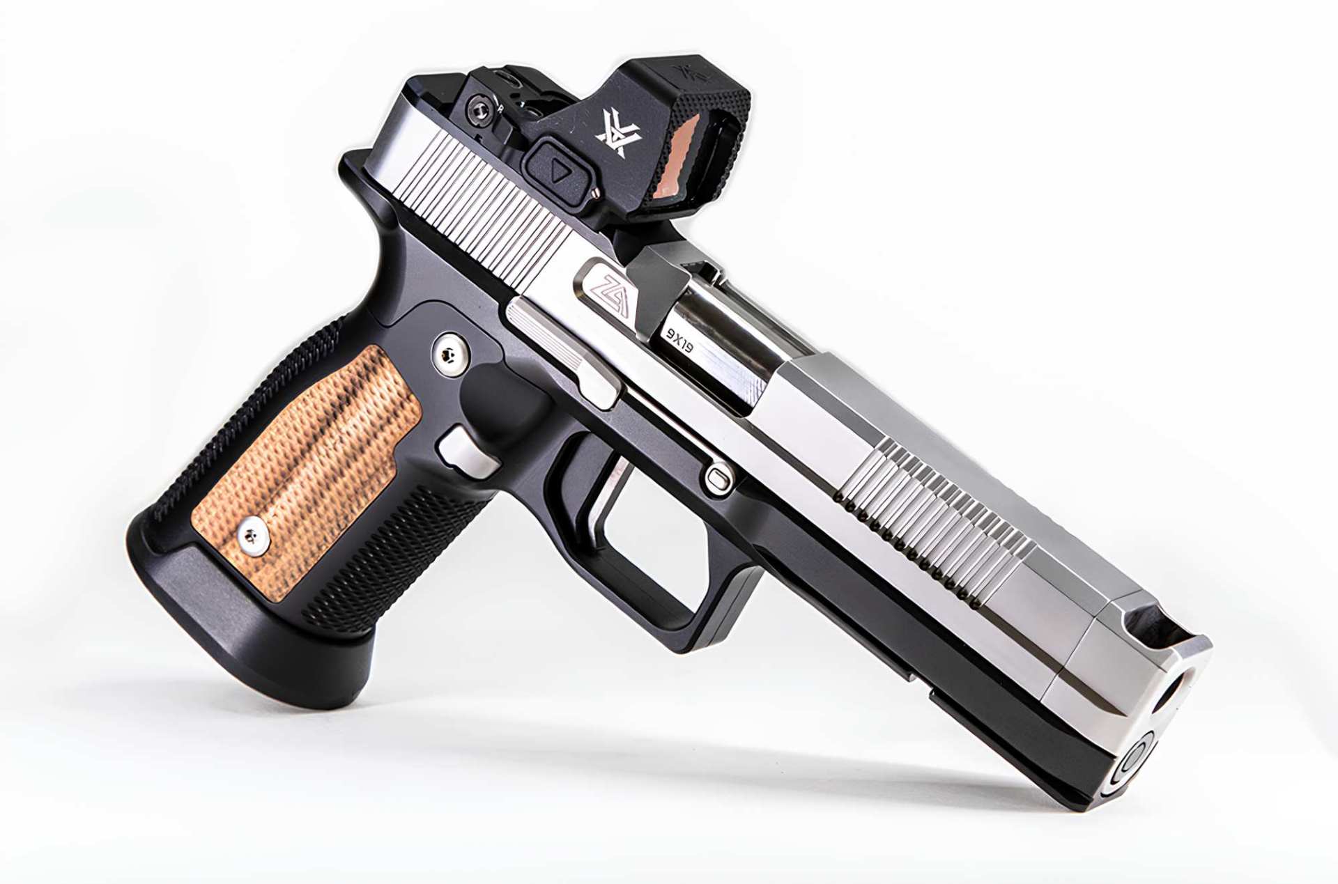 pistole: Zermatt Arms Waltz 9, la semiautomatica con chiusura a rullo che riscrive le regole del gioco. pistole: Zermatt Arms Waltz 9, la semiautomatica con chiusura a rullo che riscrive le regole del gioco.