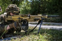 Mitragliatrice Heckler & Koch MG5 in arrivo per l'esercito tedesco Tiratore con mitragliatrice Heckler & Koch MG5
