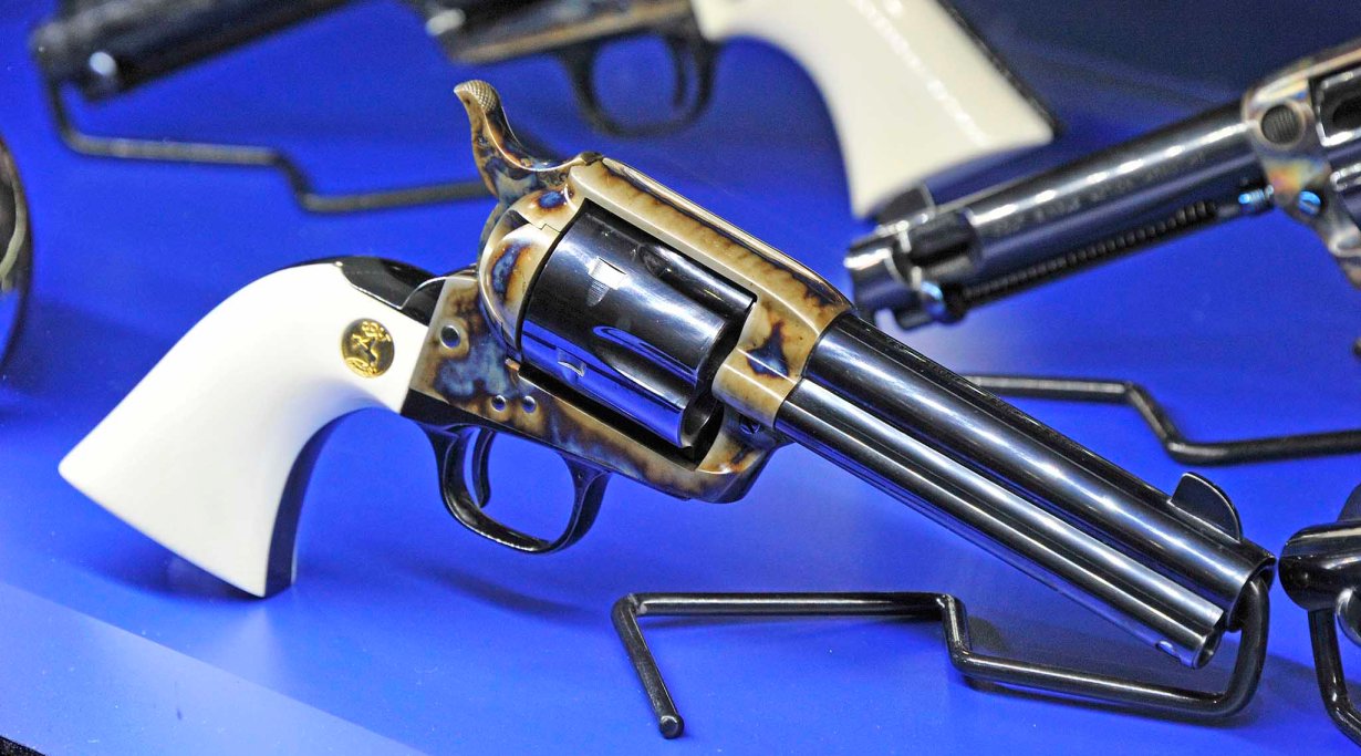 Револьверы на SHOT Show 2016