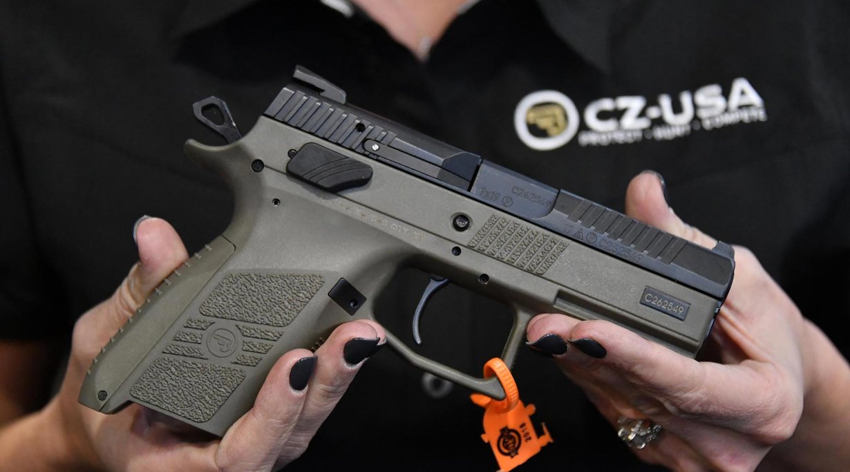 Пистолет CZ P07 OD Green 