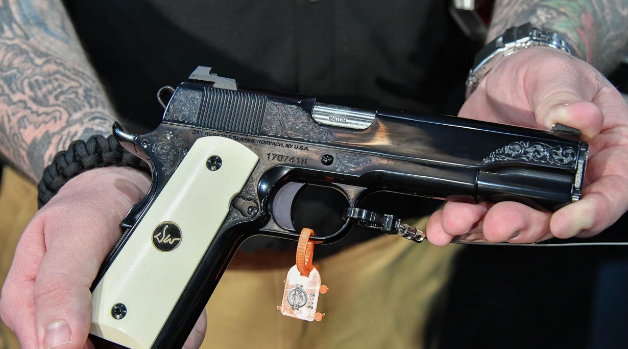 Пистолет Dan Wesson 50th Anniversary 1911s 