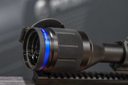 Новый монокуляр Axion и винтовочный прицел Thermion от Pulsar Линза объектива Thermion riflescope от Pulsar