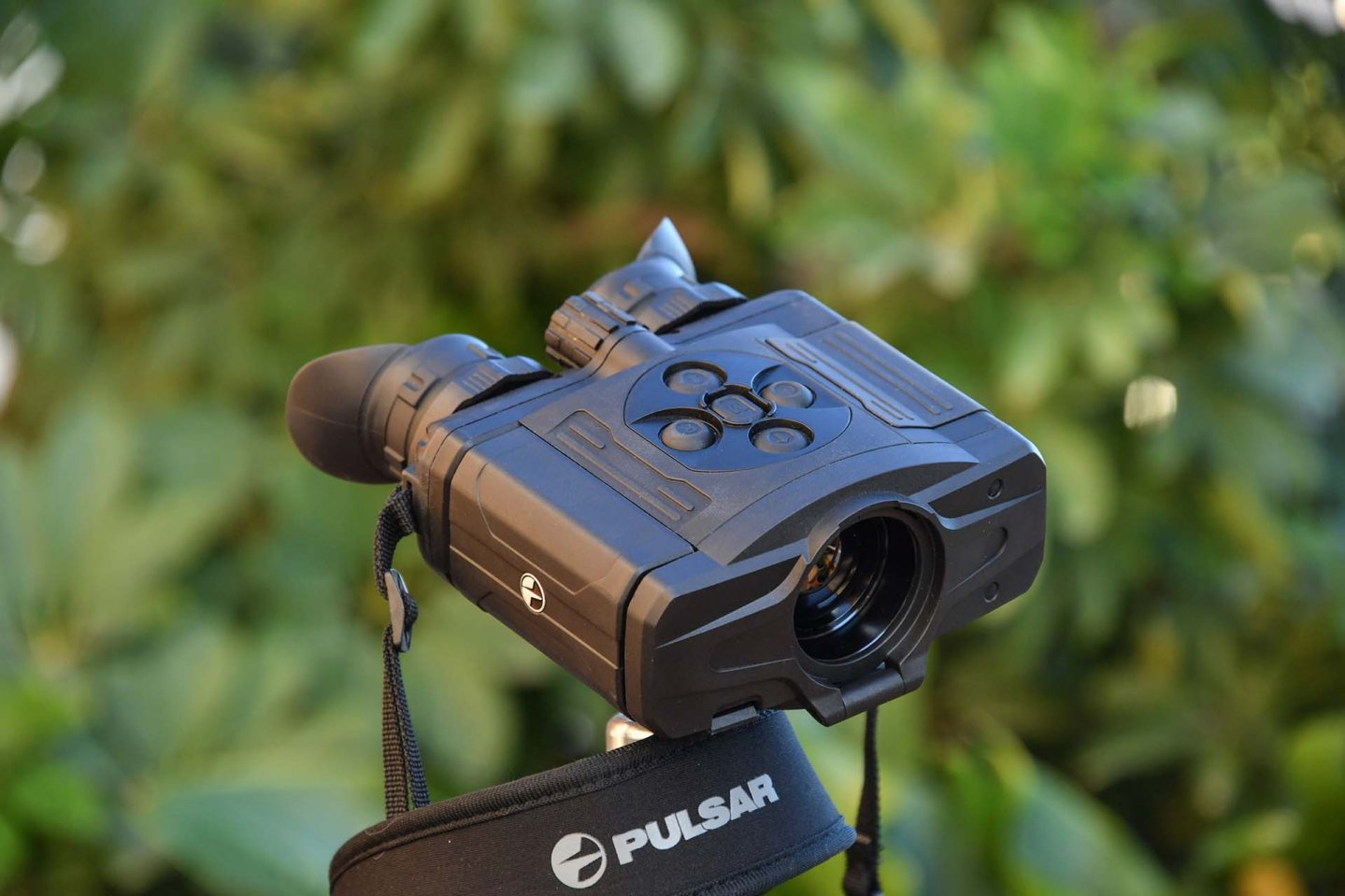 Тепловизионный бинокль Pulsar Accolade XQ38  Pulsar-Accolade-XQ38-thermal-binocular.JPG