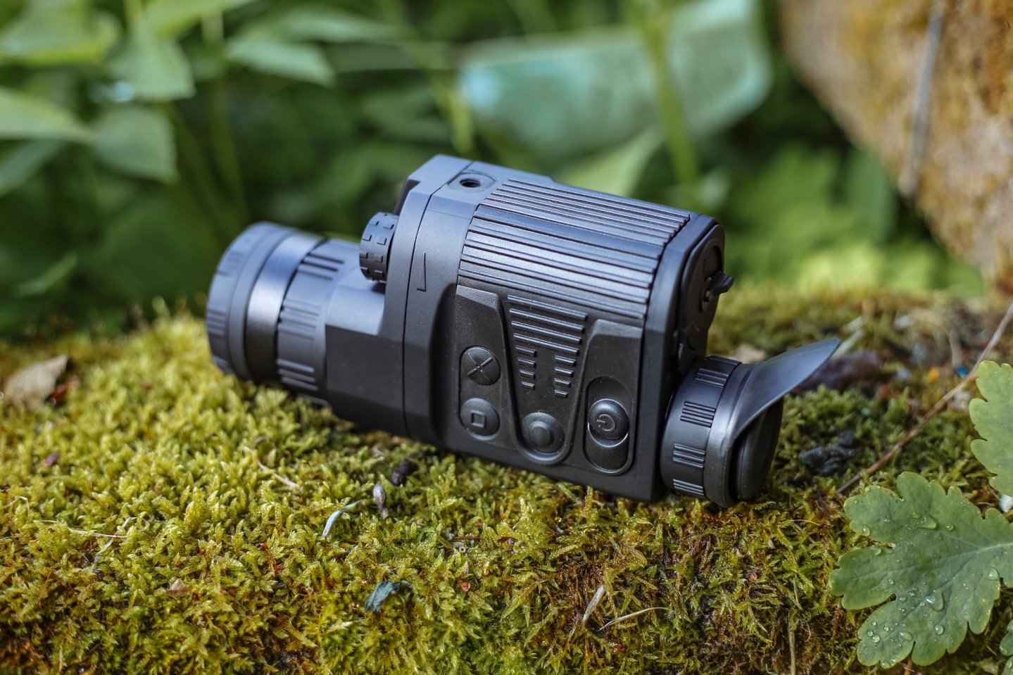 Новая линейка тепловизоров Helion XQF от PULSAR Тепловизор XQ30V