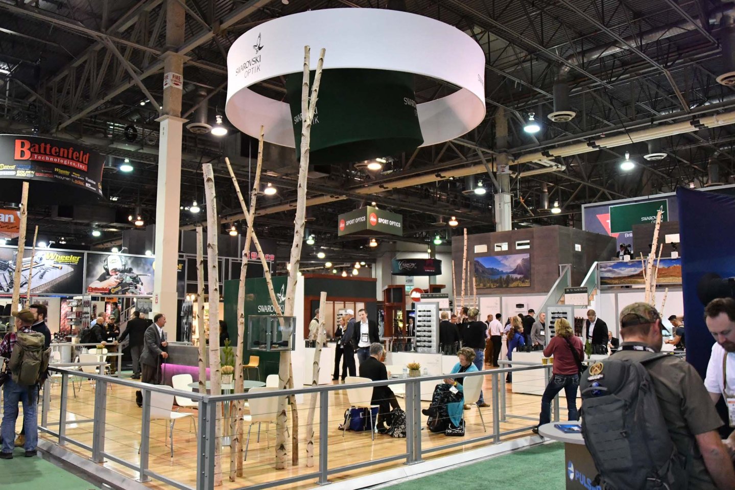 Swarovski Optik на выставке SHOT Show 2017 Стенд Swarovski на выставке SHOT Show 2017