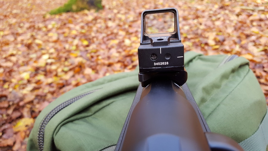 Пользовательский тест коллиматорного прицела ZEISS Victory Compact Point Коллиматорный прицел для загонной охоты, вид через прицел на лесную поляну