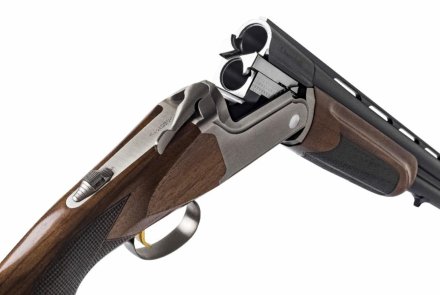 Churchill 812 Field поставляется с автоматическими отражателями, автоматическим предохранителем