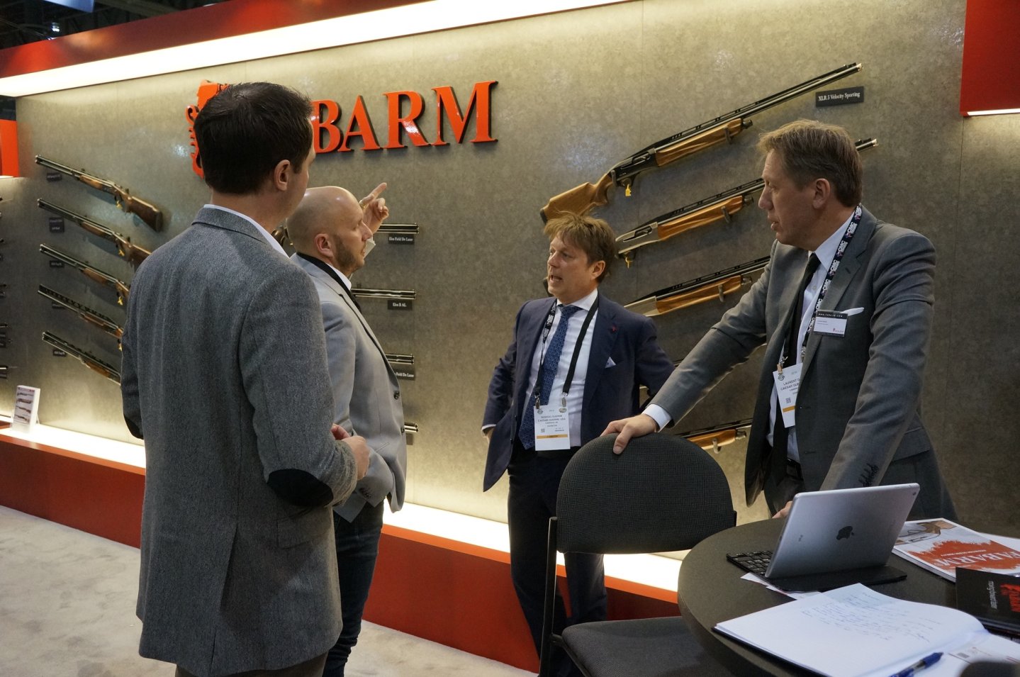 Giorgio Guerini на стенде компании Fabarm