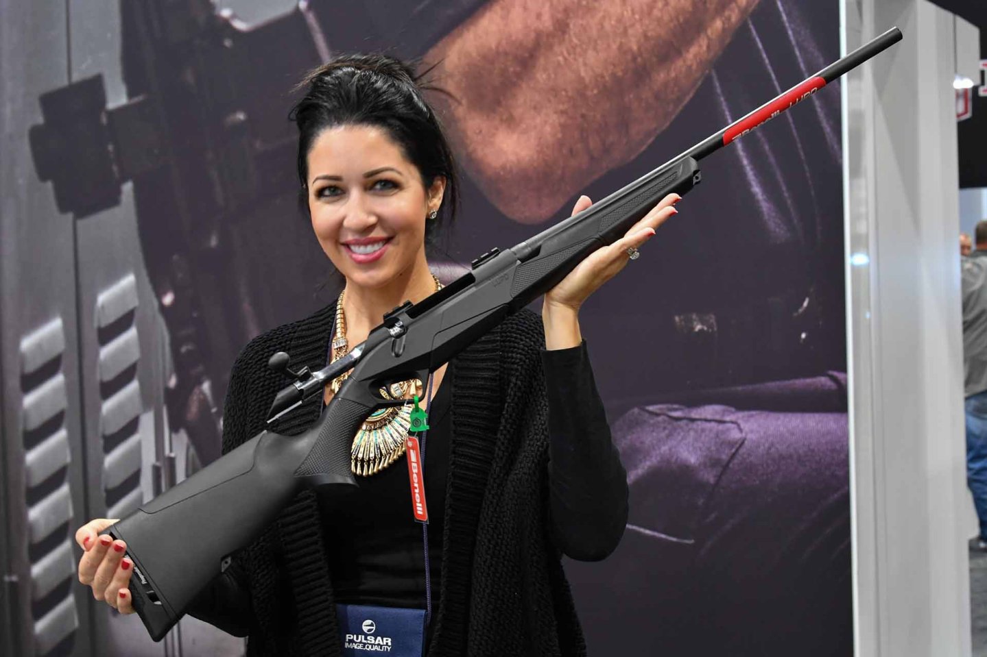 Benelli Lupo - первый охотничий карабин с продольно-скользящим поворотным затвором от Benelli! Карабин с продольно-скользящим поворотным затвором Benelli Lupo на выставке