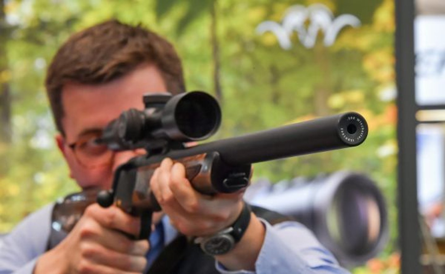 Новая винтовка Blaser R8 «Silence» Охотничья винтовка Blaser R8 «Silence» с установленным оптическим прицелом.