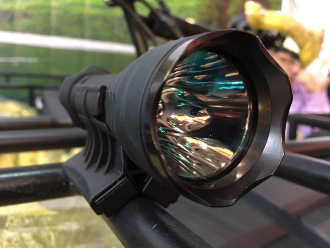 aksessuary: Armytek Weapon Mount AWM-03 - подствольный магнитный держатель для фонаря