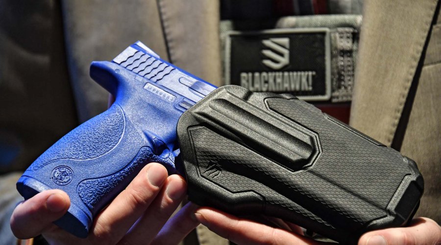 Пистолет в кобуре Blackhawk OMNIVORE