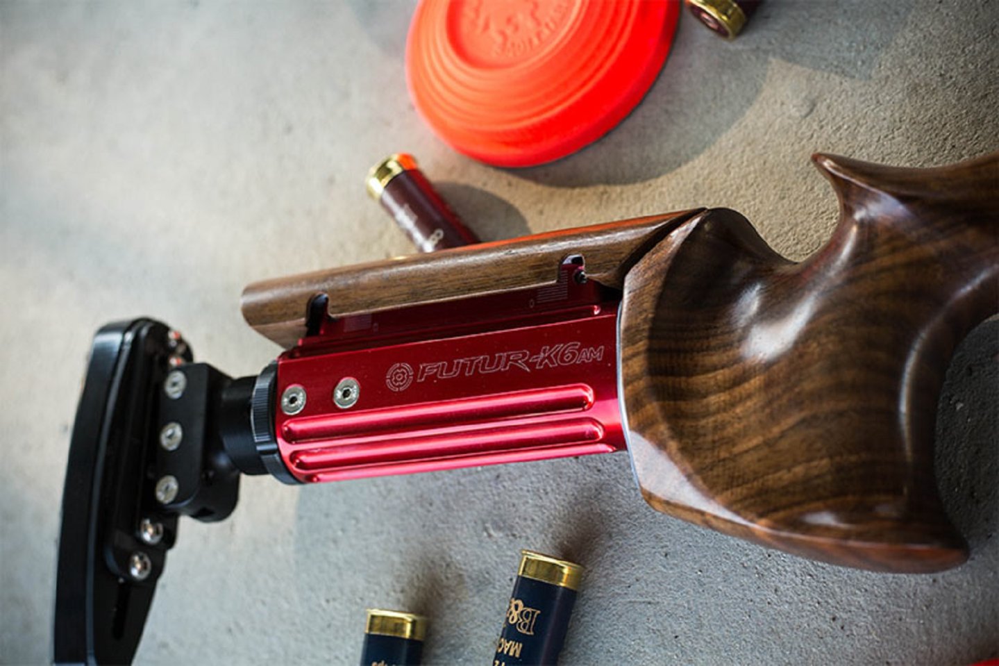 Ортопедический приклад Futur-K6AM: версии красного цвета