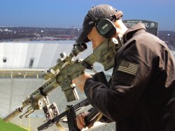 Стрелок использует станок SPEC-REST