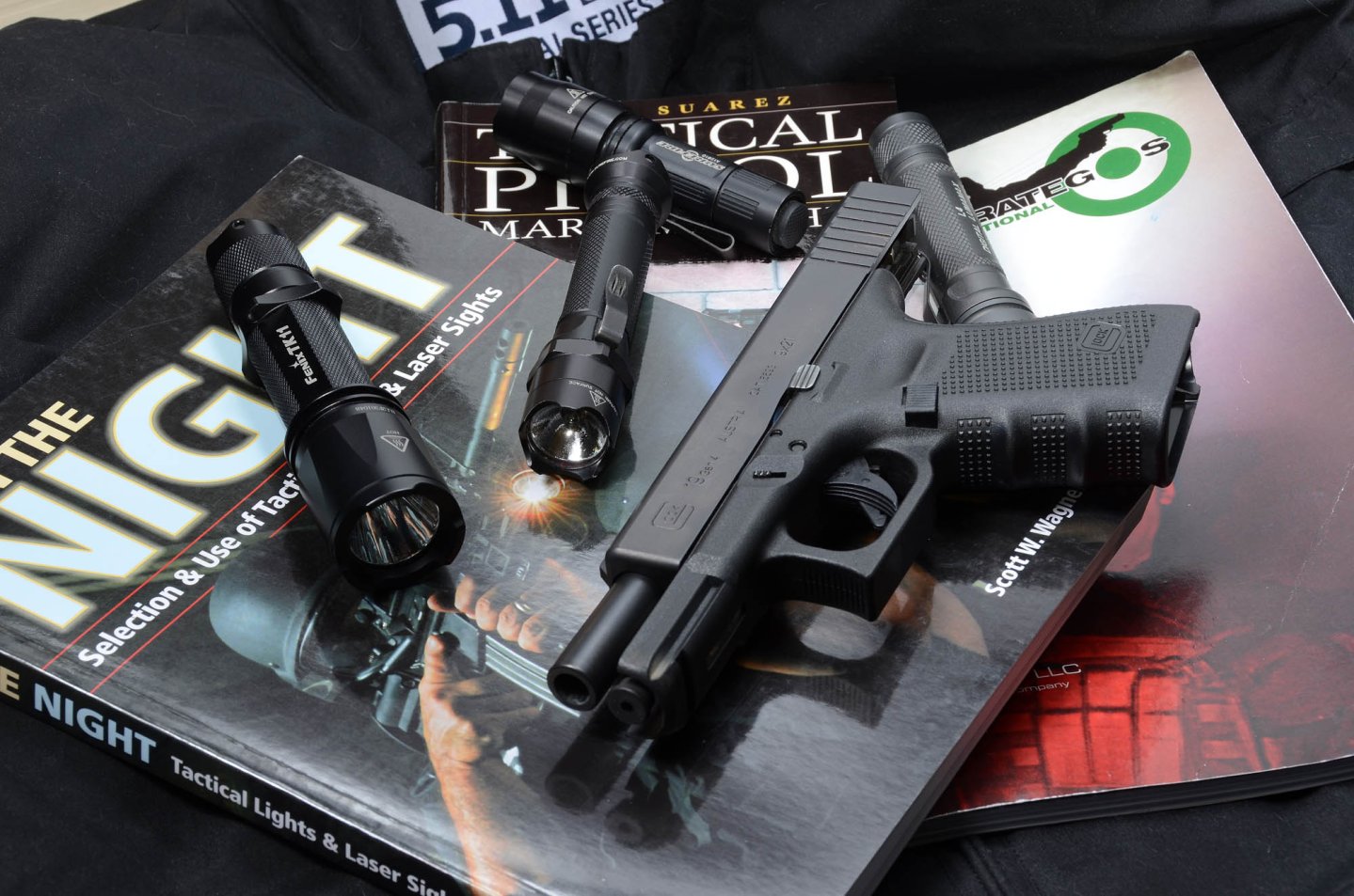 Тактический фонарик 