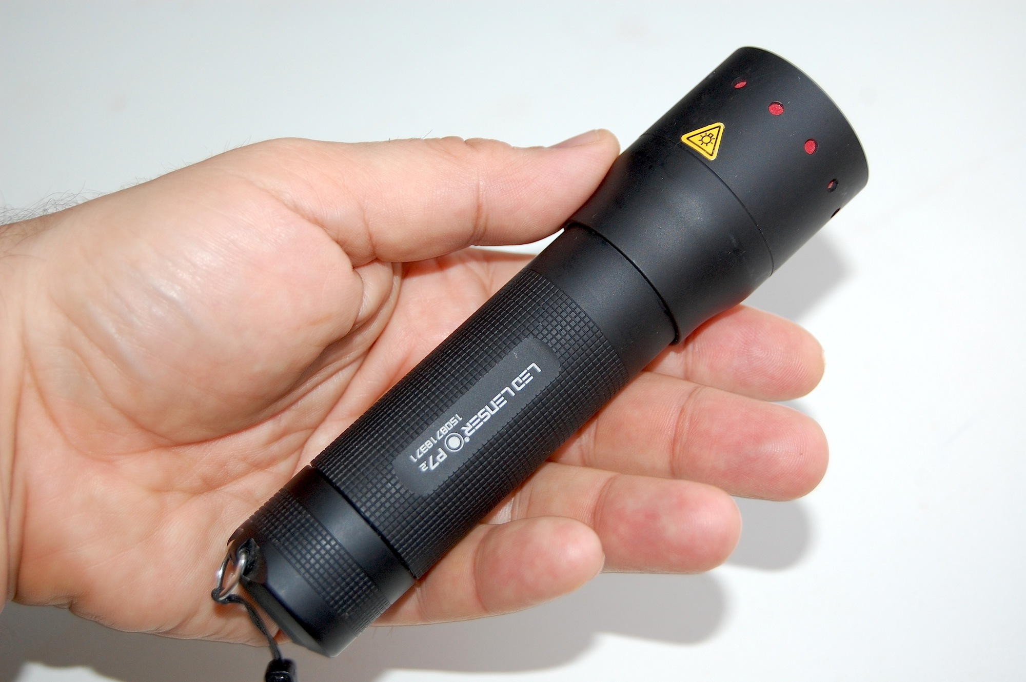 aksessuary: Zweibrüder Ledlenser P7.2: тест карманного фонаря