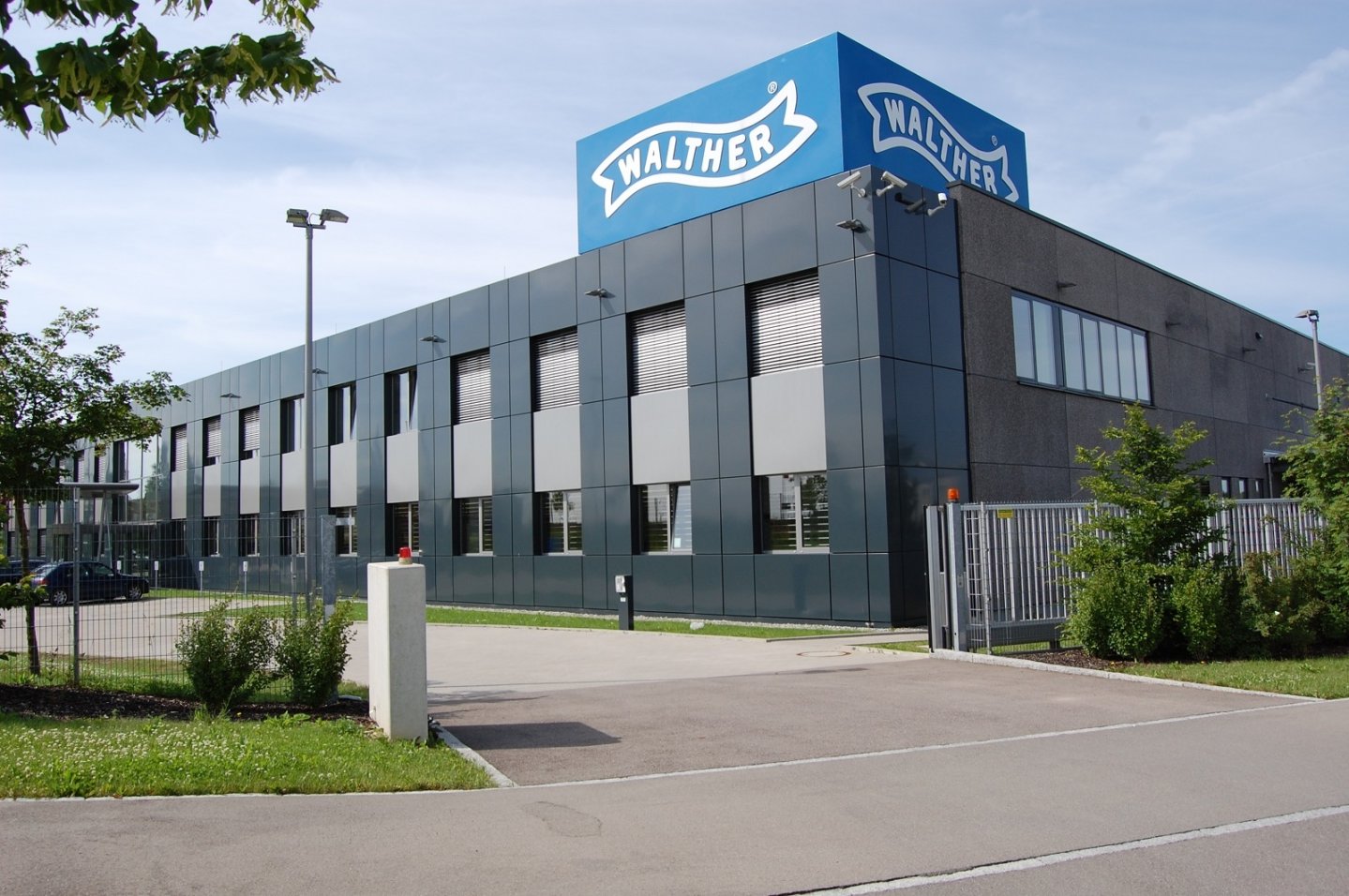 Посещение заводского музея фирмы Carl Walther Заводской музей фирмы Carl Walther