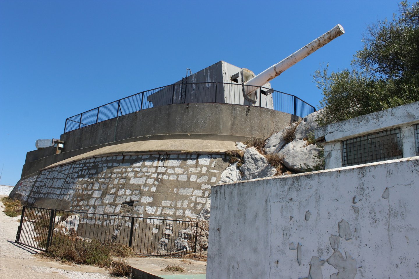 Батареи пушек