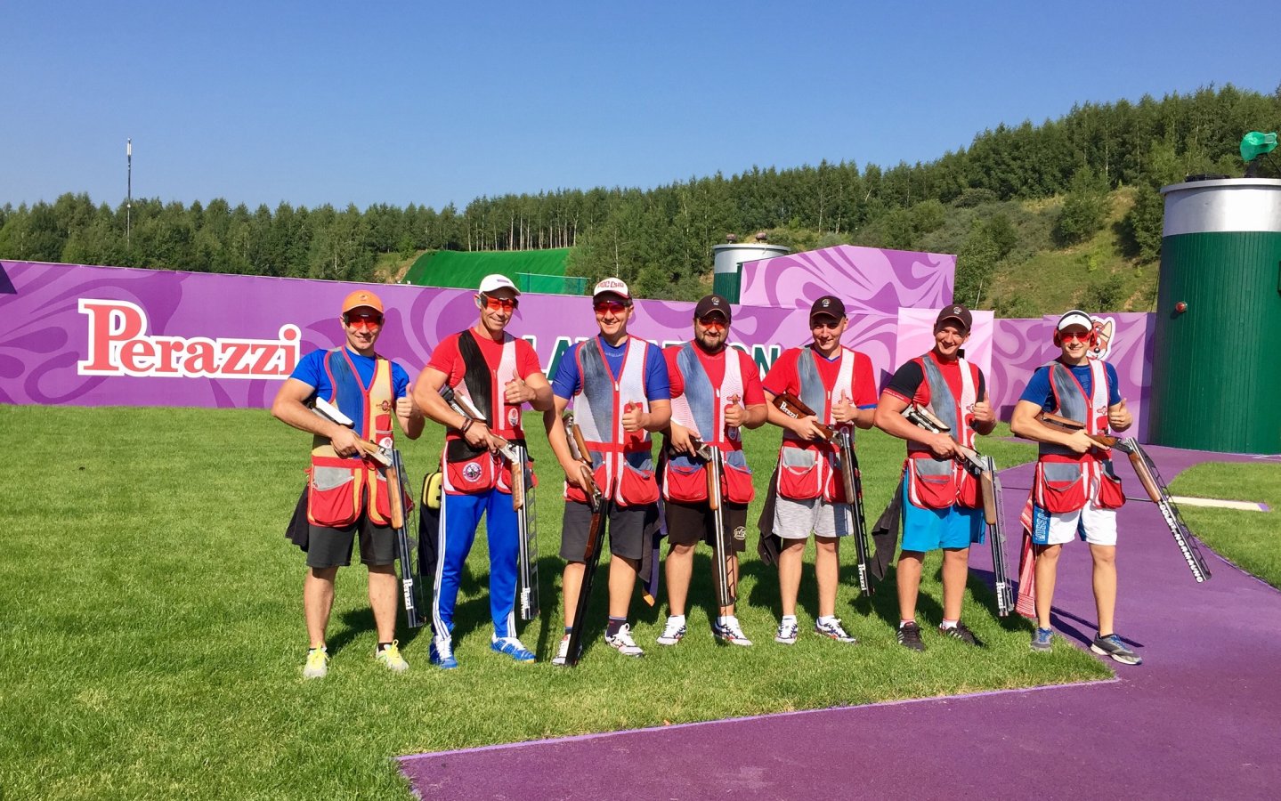 Стрелки на стрельбище в "Лисьей Норе" 