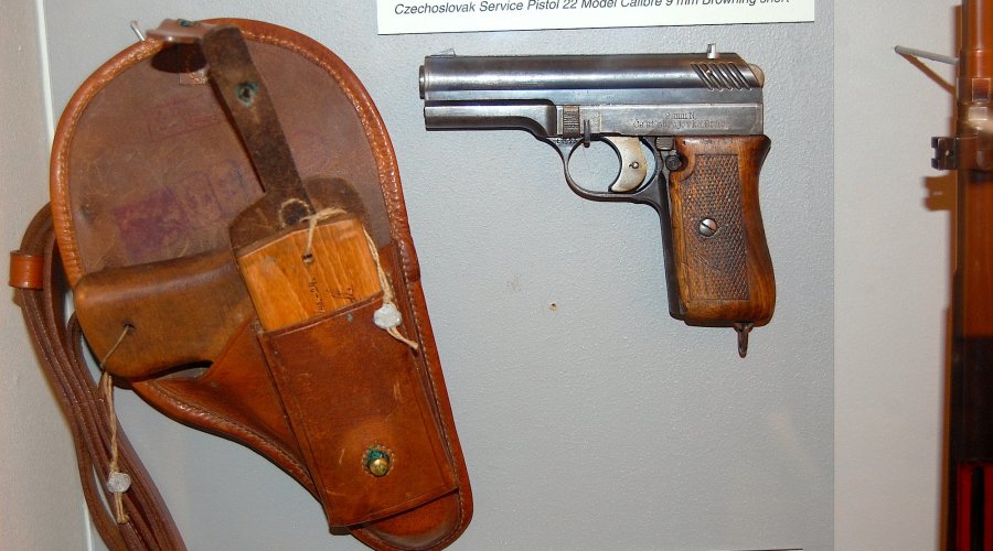 Пистолет ČZ vz. 22 