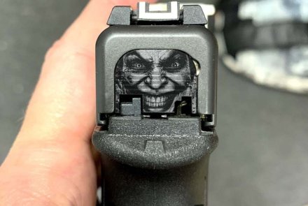 Lesoltac - лазерная гравировка для вашего оружия  GLOCK с гравировкой Джокер