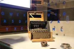 Наш визит в немецкий музей шпионажа Шифровальная машина Enigma