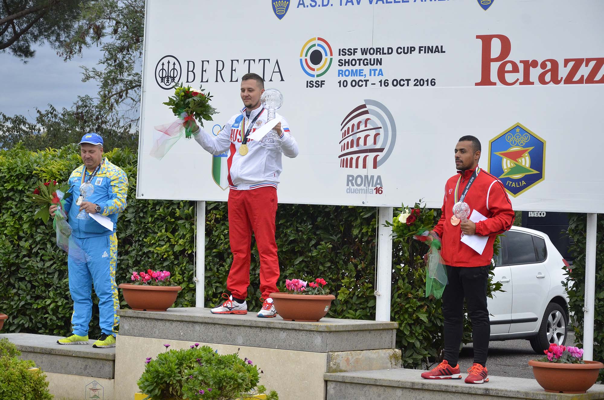strelkovyy-sport: Николай Теплый завоевал свое первое «золото» на Кубке мира по стендовой стрельбе. strelkovyy-sport: Николай Теплый завоевал свое первое «золото» на Кубке мира по стендовой стрельбе.