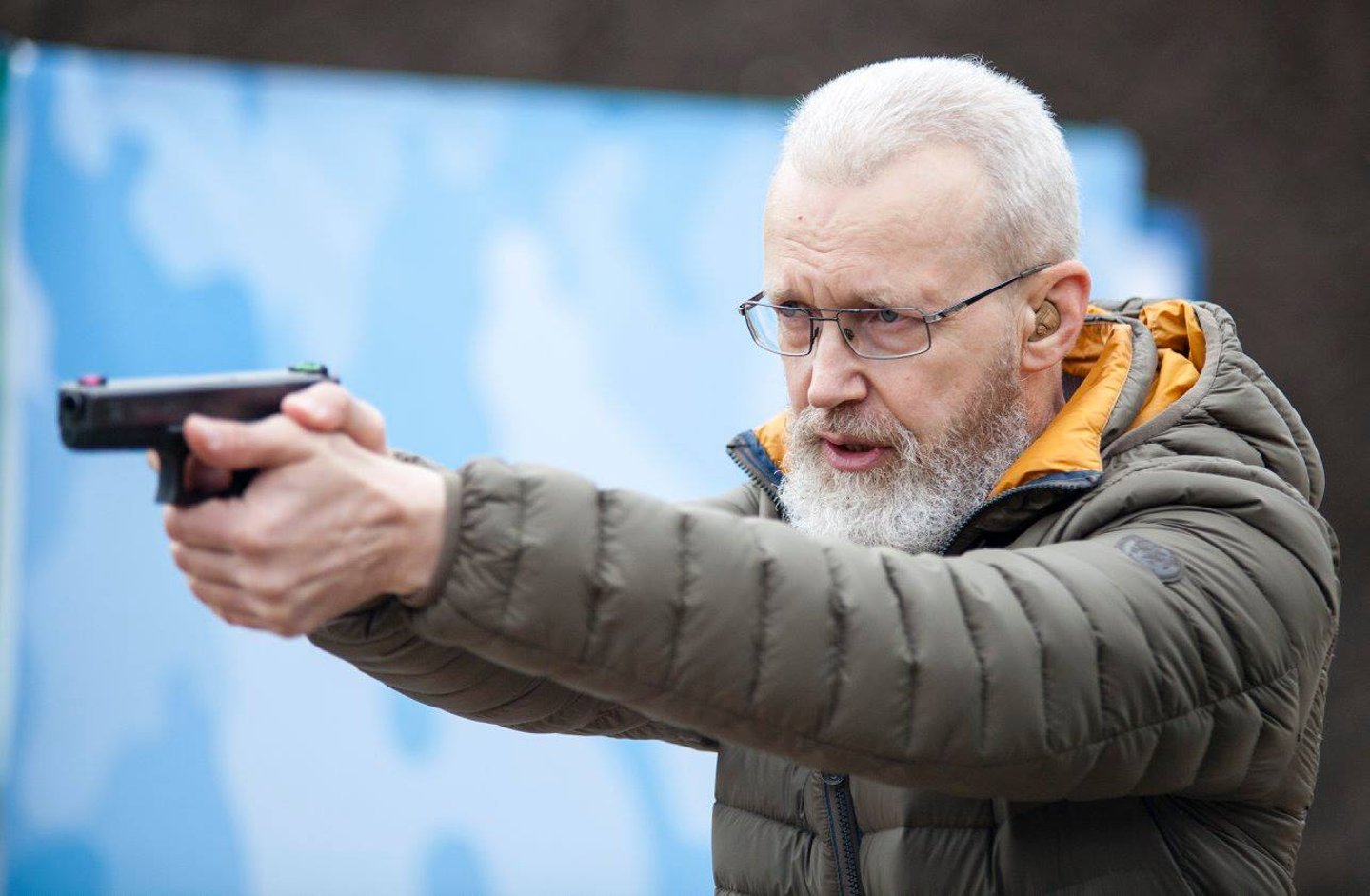 Виталий Крючин — новый президент IPSC Виталий Крючин с пистолетом