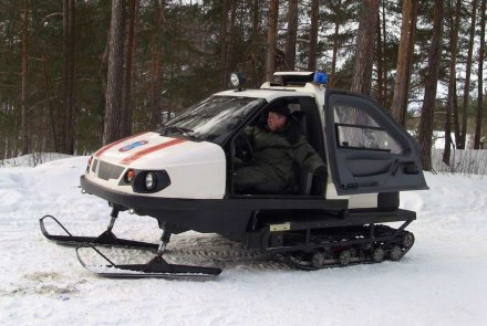 ЗАО «Транспорт»: обновленная модель снегохода ТТМ-1901 «Беркут-2». Открытая дверь