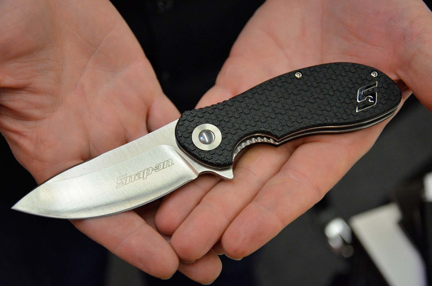 Складной нож для ежедневного ношения Relay от CRKT для Snap-on