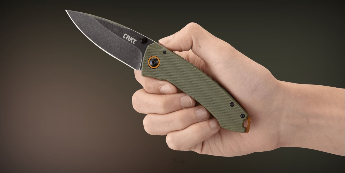 CRKT Tuna - складной нож EDC без излишеств Складной нож CRKT Tuna EDC в руке