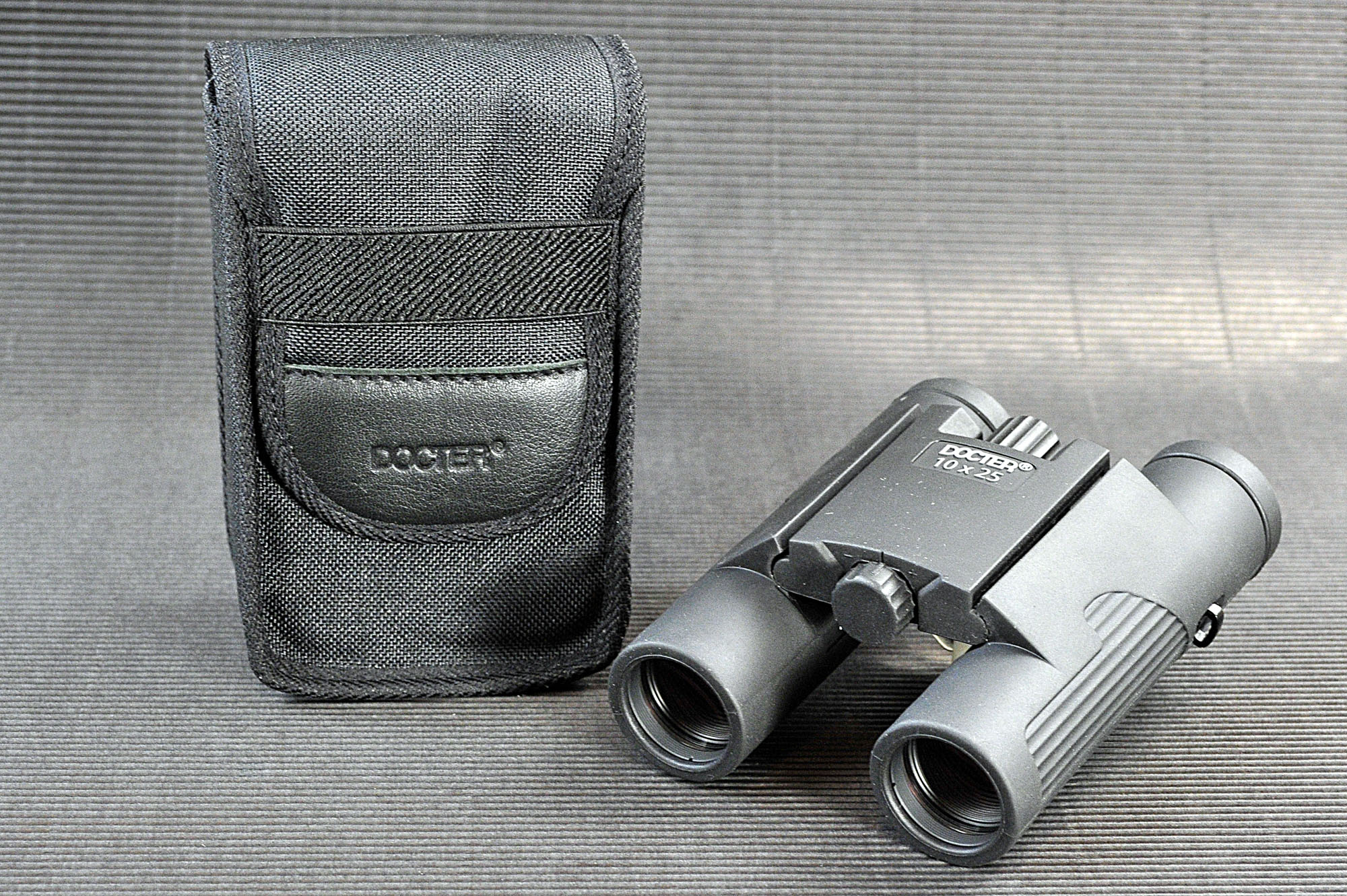 optika: Docter Compact 10x25