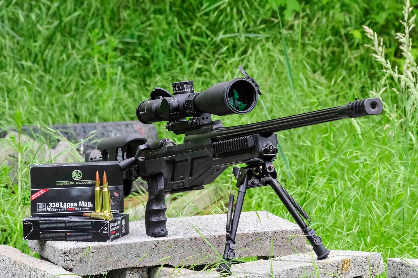 Тест: оптический прицел Minox ZP5 TAC 5-25x56 Оптический прицел Minox 5-25x56 на штурмовой винтовке Blaser