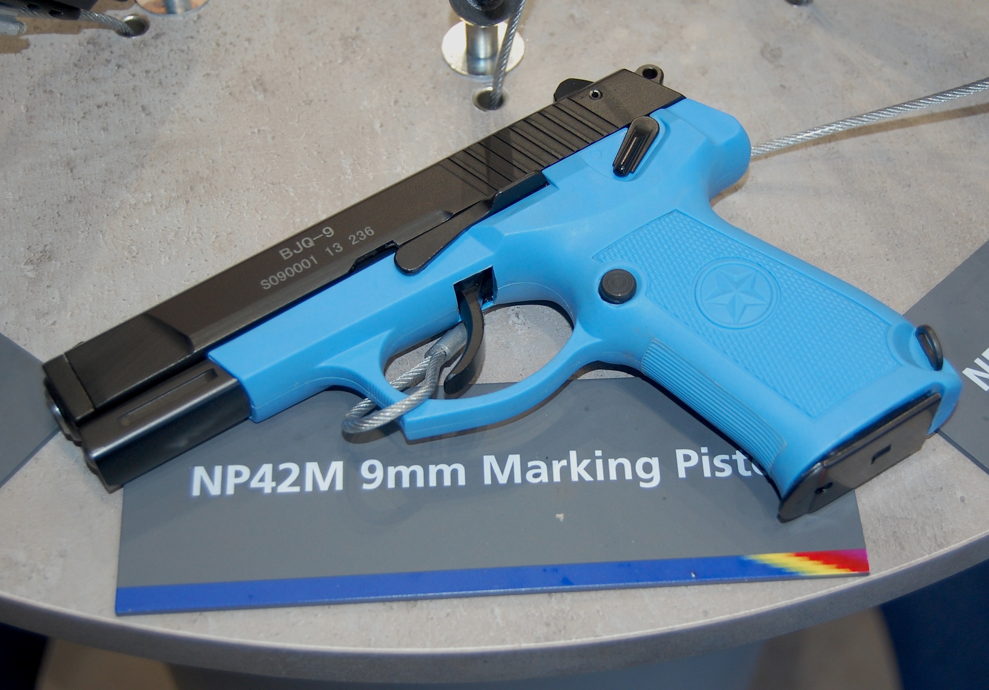 pistolety: Chong Qing Jianshe: тренировочный пистолет EMEI NP42M