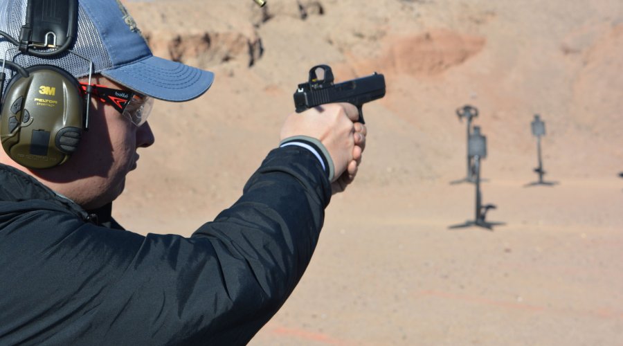 Некоторые модели пистолетов GLOCK с модульной оптикой M.O.S. на Industry Day at the Range 