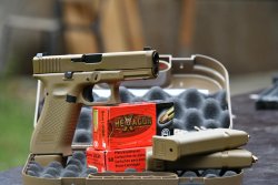 GLOCK 19X: стрелковый тест GLOCK 19X пистолет "Кроссовер": полноразмерная рамка G17 с компактным затвором G19.