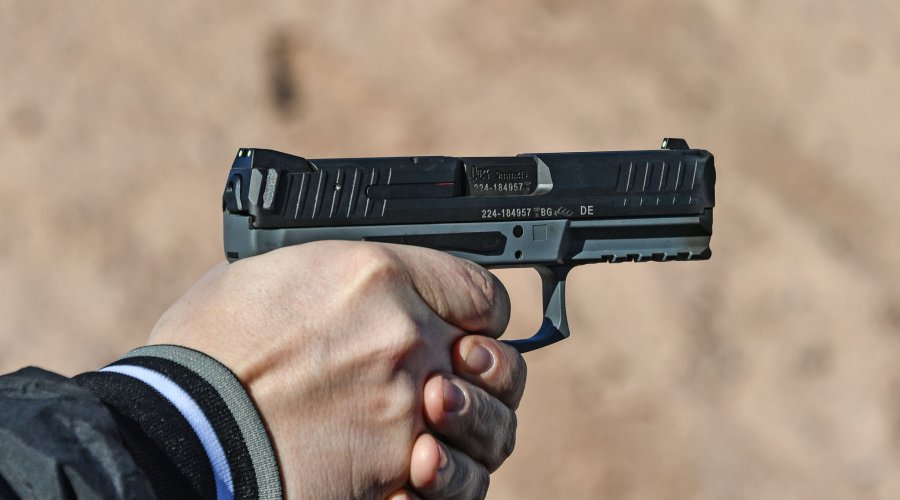 Пистолеты Heckler & Koch VP9 и VP40 на стрельбище