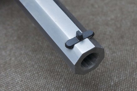 Pedersoli Continental Target: дульнозарядное оружие для всех Мушка "ласточкин хвост" на пистолете Pedersoli Continental Target