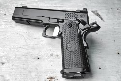 Новые пистолеты Nighthawk Custom TSR в стиле 1911 с двухрядным магазином калибра 9мм Пистолет Nighthawk Custom TRS Comp, вид слева