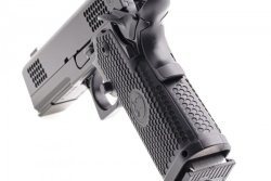Новые пистолеты Nighthawk Custom TSR в стиле 1911 с двухрядным магазином калибра 9мм Пистолет Nighthawk Custom TSR, вид сзади
