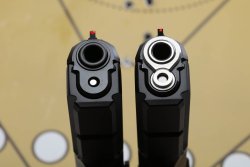 Тест: CZ Shadow 2 Orange – новый топовый соревновательный пистолет от CZ Дула пистолетов CZ Shadow 2 (слева) и CZ Shadow 2 Orange (справа)