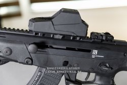 ARMS & Hunting 2016: презентация штурмовой винтовки CAA AK-Alfa. Пластиковый кожух вместе с логотипом Kalashnikov Israel.