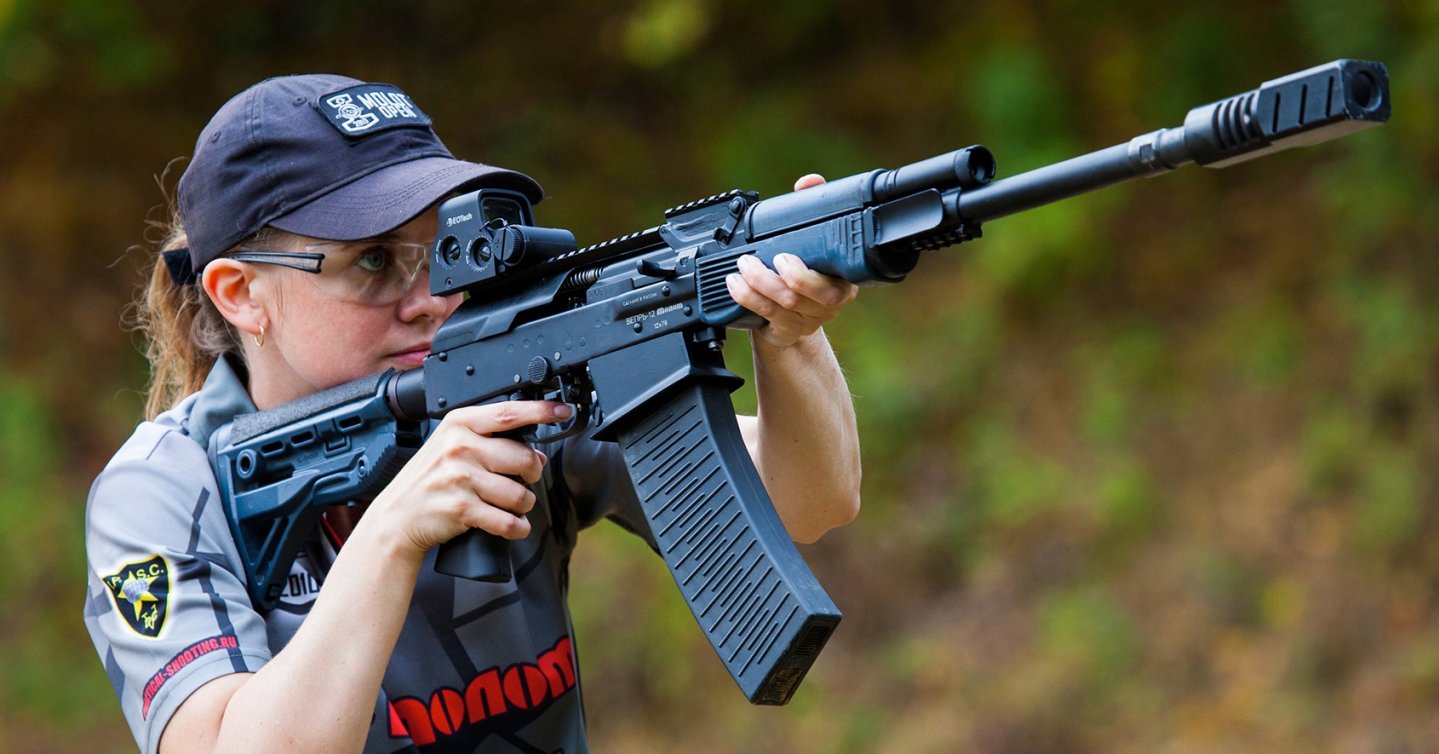 FIME Group представляет российские карабины «Вепрь» Девушка с карабином «Вепрь»