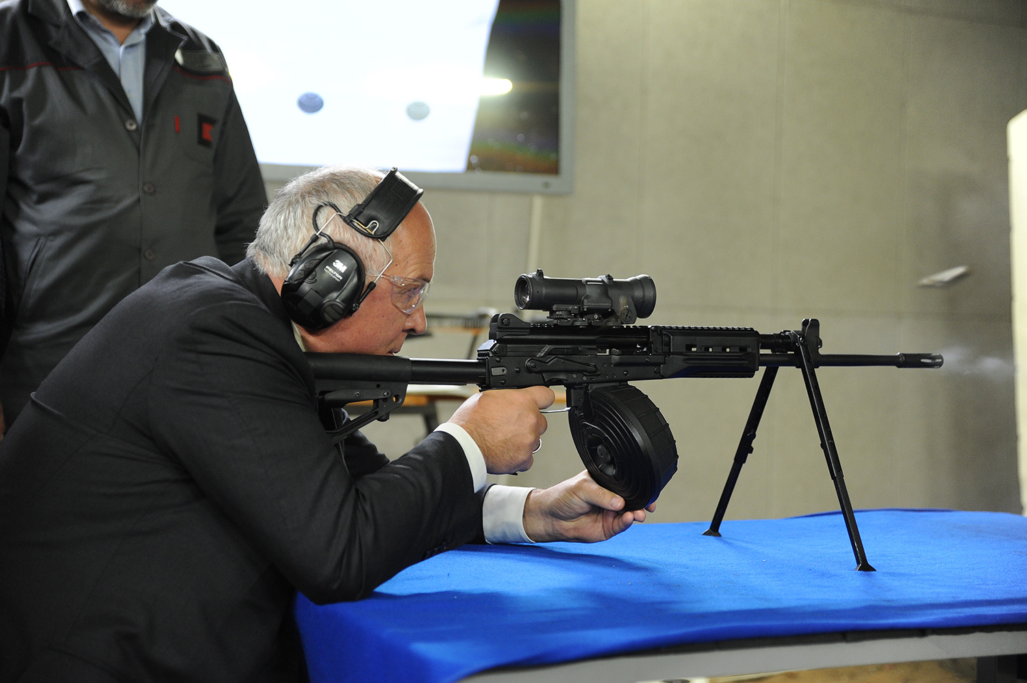 Kalashnikov: Концерн «Калашников»: новый ручной пулемет РПК-400