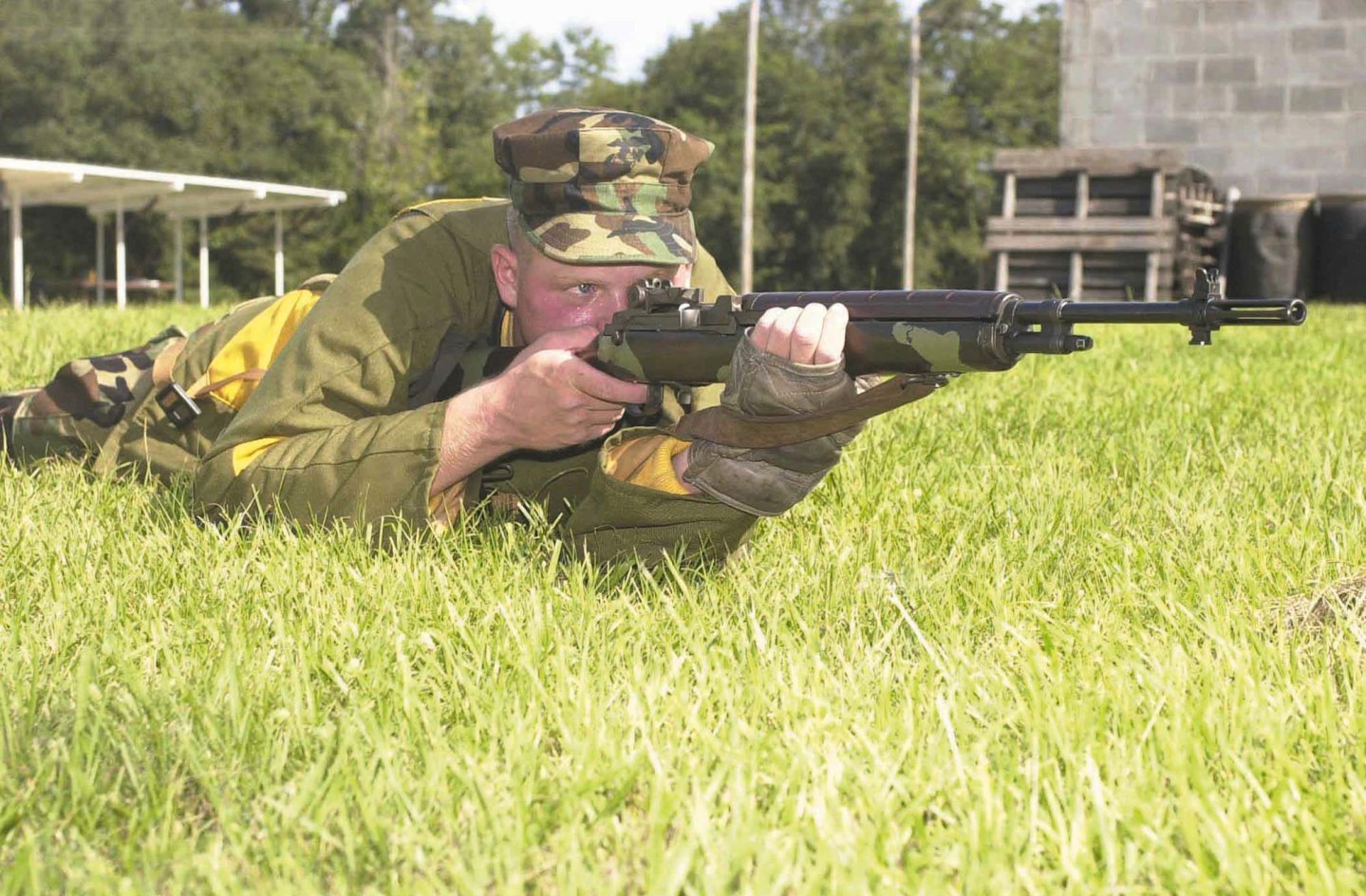 Солдат с полуавтоматической репликой винтовки М14 - NORINCO M305 