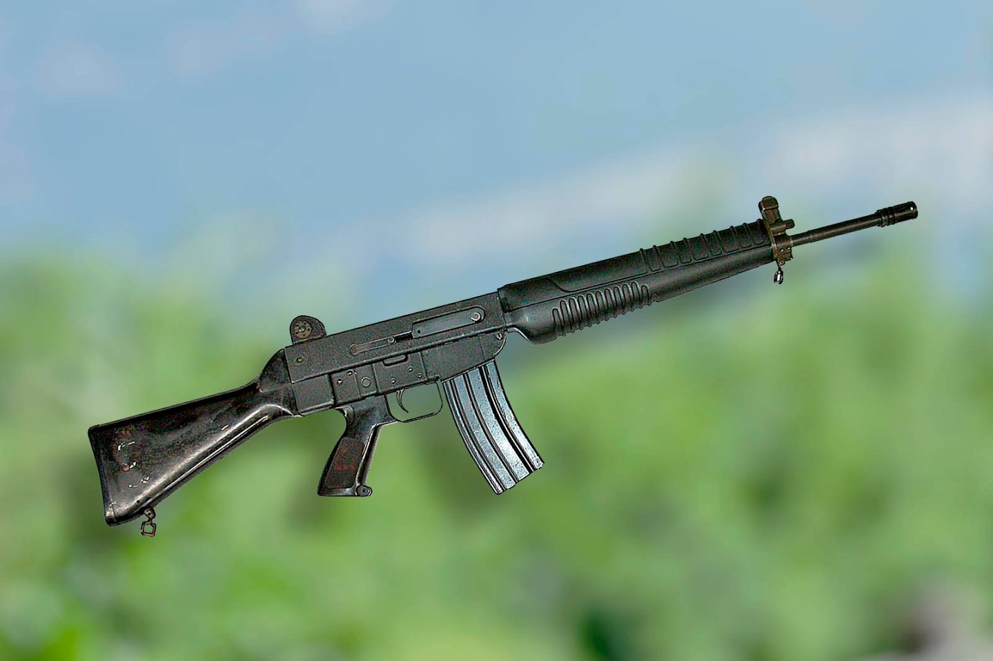 Nuova Jager с самозарядной винтовкой SAR-80 Итальянская компания Nuova Jager S.r.l. предлагает демилитаризованный, гражданско-правовой вариант винтовки SAR-80 калибра .223 Remington - 5,56x45мм NATO, произведенный в Сингапуре