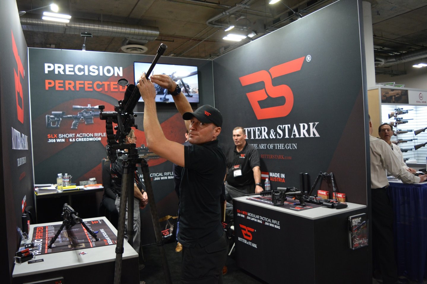 Ritter & Stark представила новую модульную снайперскую винтовку SLX Модель Ritter & Stark SLX на стенде компании