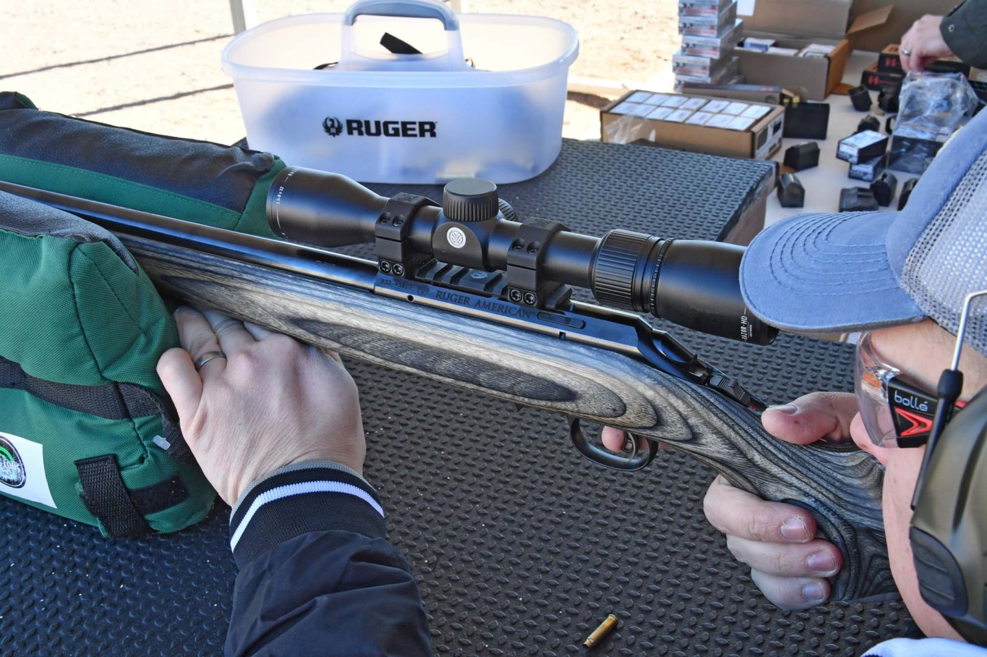 Малокалиберный карабин RUGER American Rimfire Target RUGER представила на выставке SHOT Show 2017 свой последний малокалиберный магазинный карабин  RUGER American Rimfire Target