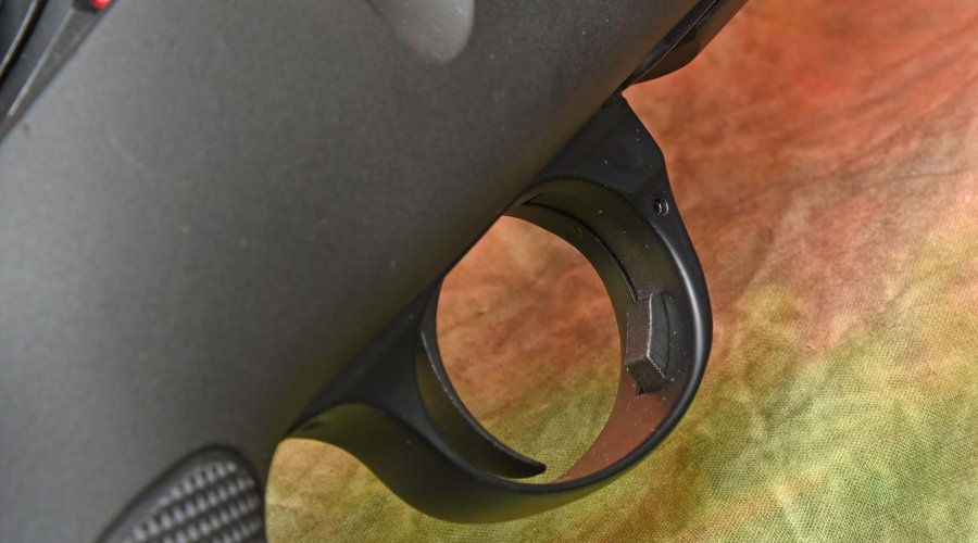 Sabatti Saphire Carbon в версиях Tactical и Varmint Кнопка выброса магазина